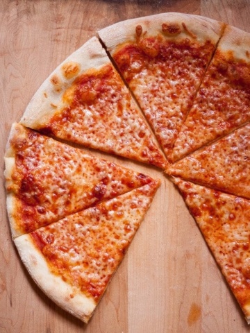 These Homemade Pizza Tips Ensure Your Pie Tastes Like the Real