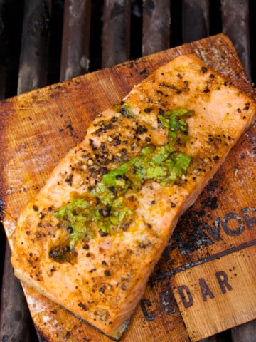 top view of cedar planked salmon