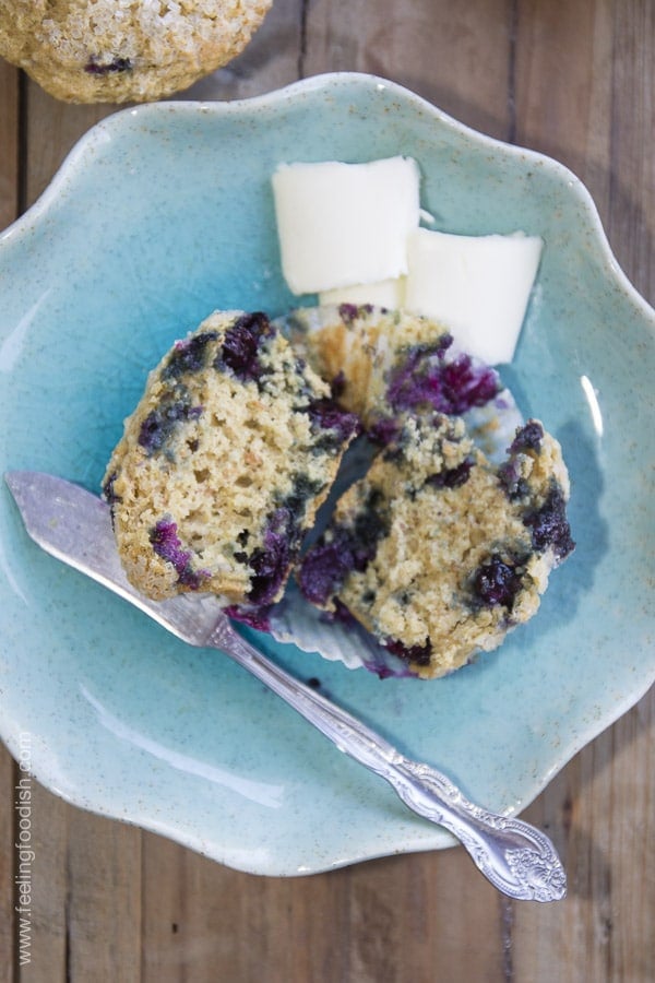 Blueberry flax muffins | Feelingfoodish.com