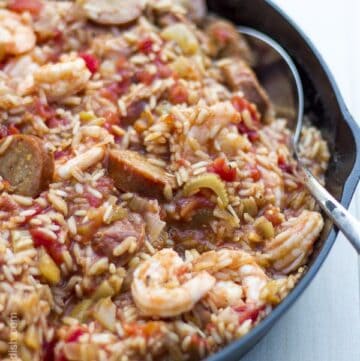 Wow, this Savannah red rice is amazing! A new favorite | FeeliingFoodish.com