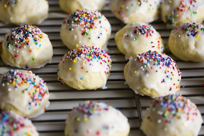 Italian wedding cookies