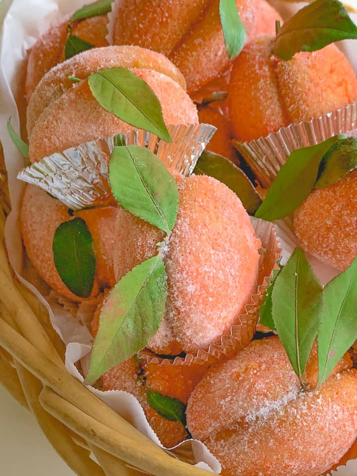 italian peach cookies in basket