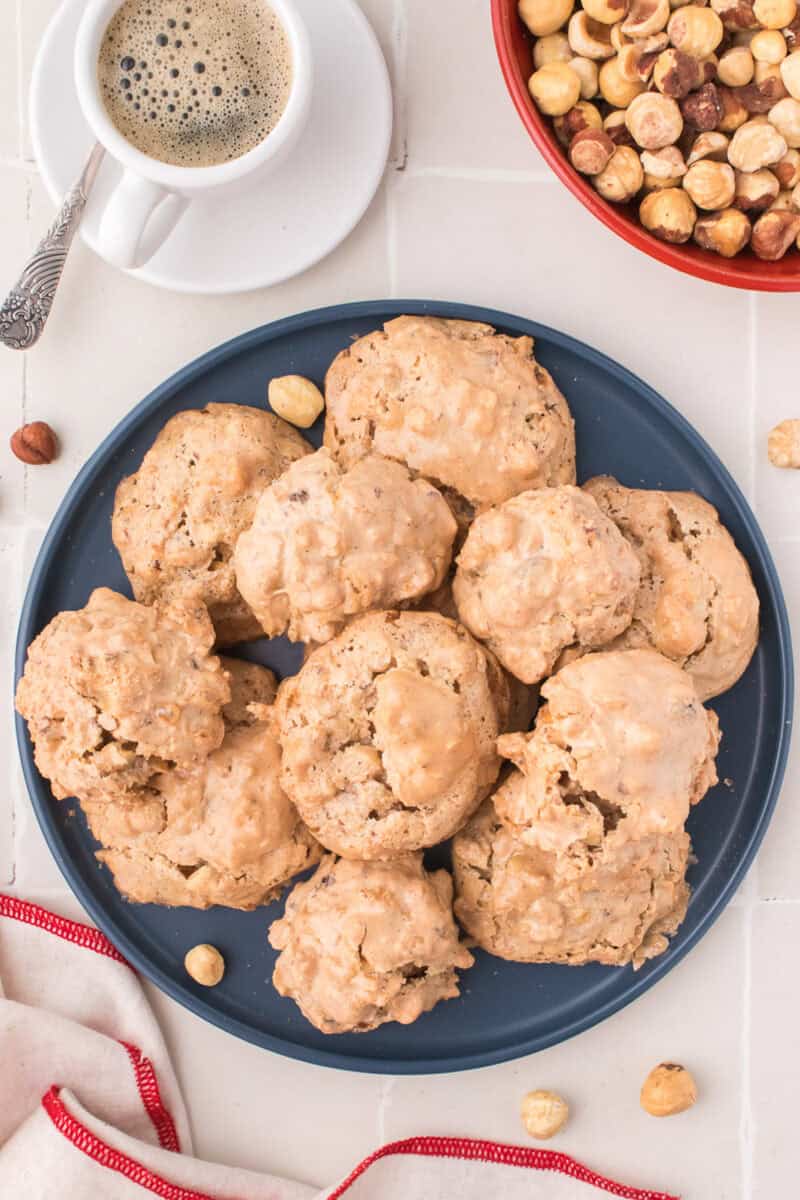 Dish of brutti buoni cookies.