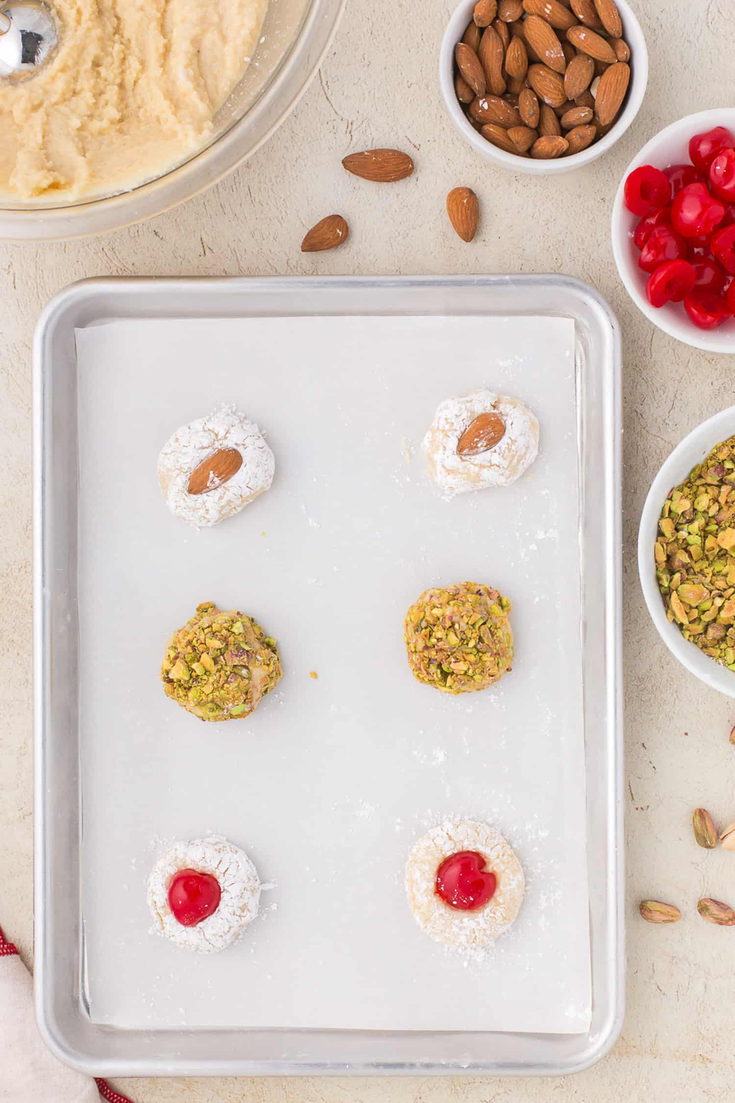 Cookies before baking. 